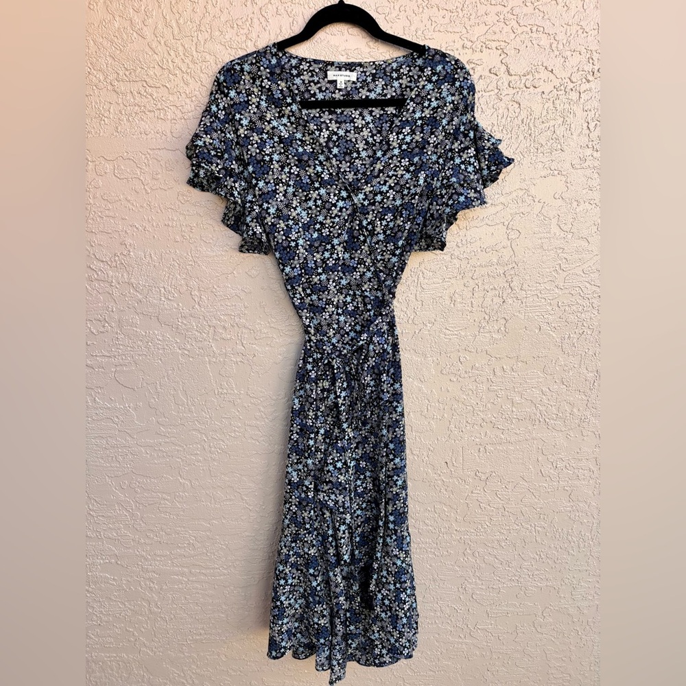 Max Studio flutter sleeve dress.  Size Medium.